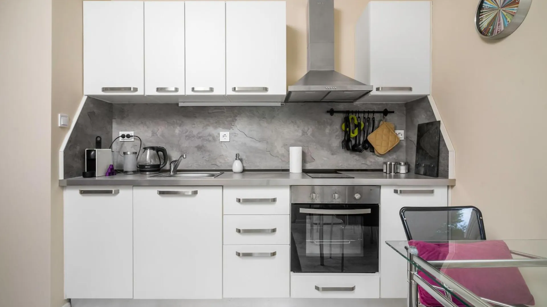 Cozy Nest Near Eagle'S Bridge With Workspace By Flat Mаnager Sofia Apartment